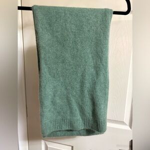 Tahari cashmere scarf